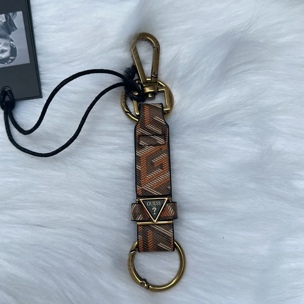 New GUESS Ederlo g cube logo keyring